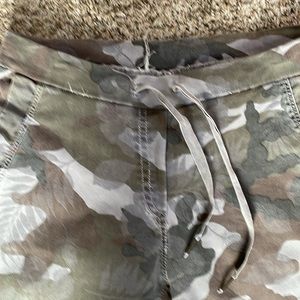 Cotton blend size 8 camouflage jogger, drawstring waist